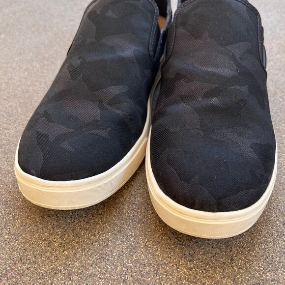 OluKai Pehuea Pa'I Camo Sneaker Women 11 Black On Black Convertible Lava Rock - Picture 5 of 10